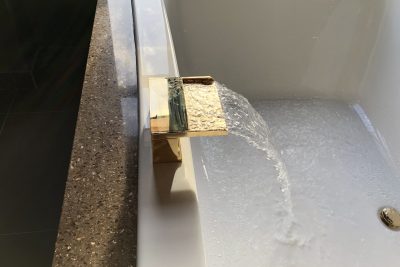 Waterfall bath tap