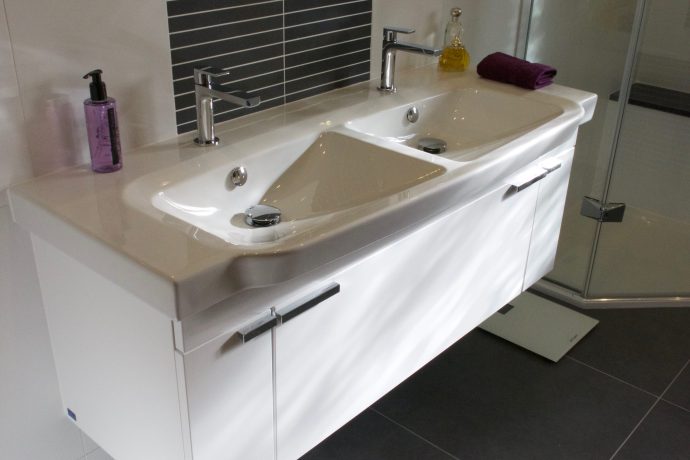 Wall hung double vanity basin 2